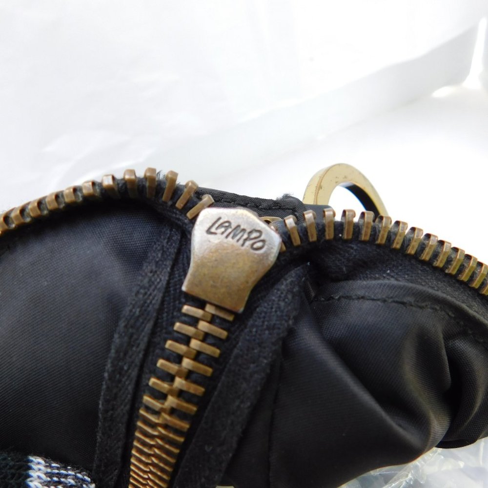 Gucci Black Leather Hobo Bag with Gold Accents - Picture 15 of 16